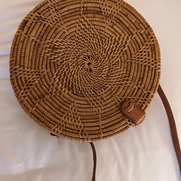 Urban Outfitters Circle Straw Crossbody - Picture 6 of 8